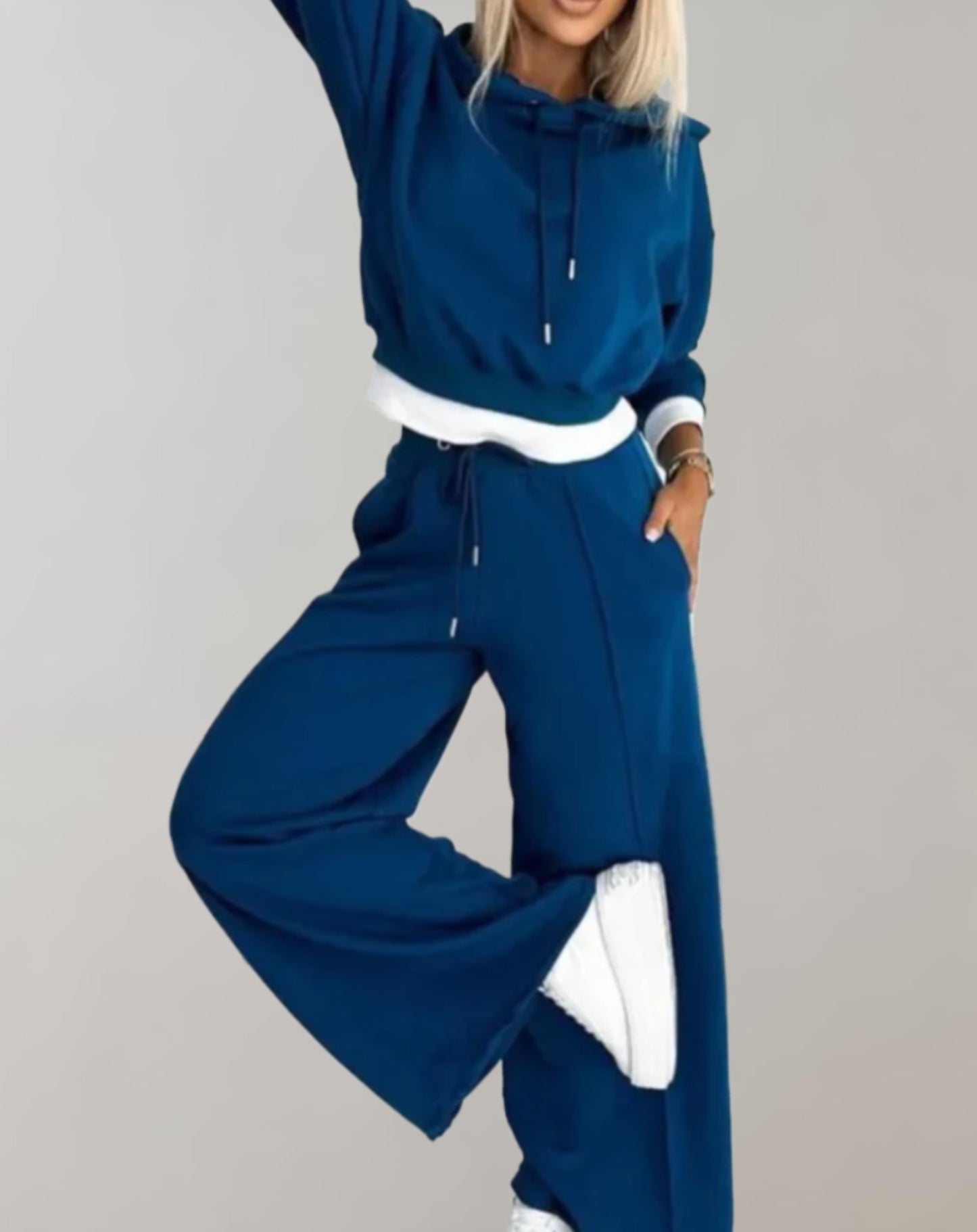 2-Piece Hoodie And Trousers Set - Modern Ladies Lounge Wear
