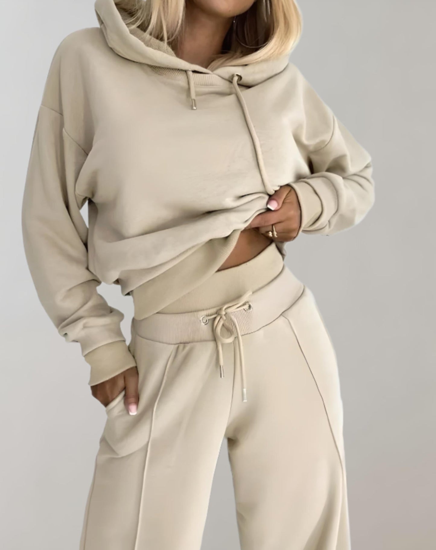 2-Piece Hoodie And Trousers Set - Modern Ladies Lounge Wear