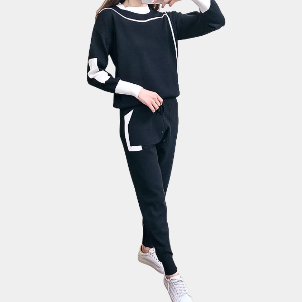 2-Piece Knitted Lounge Set - Stylish Ladies Sweater And Trousers