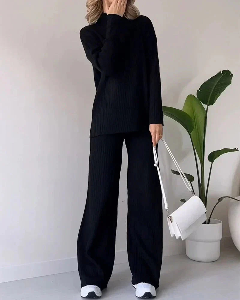2-piece lounge set - stylish ladies ribbed knit top and trousers