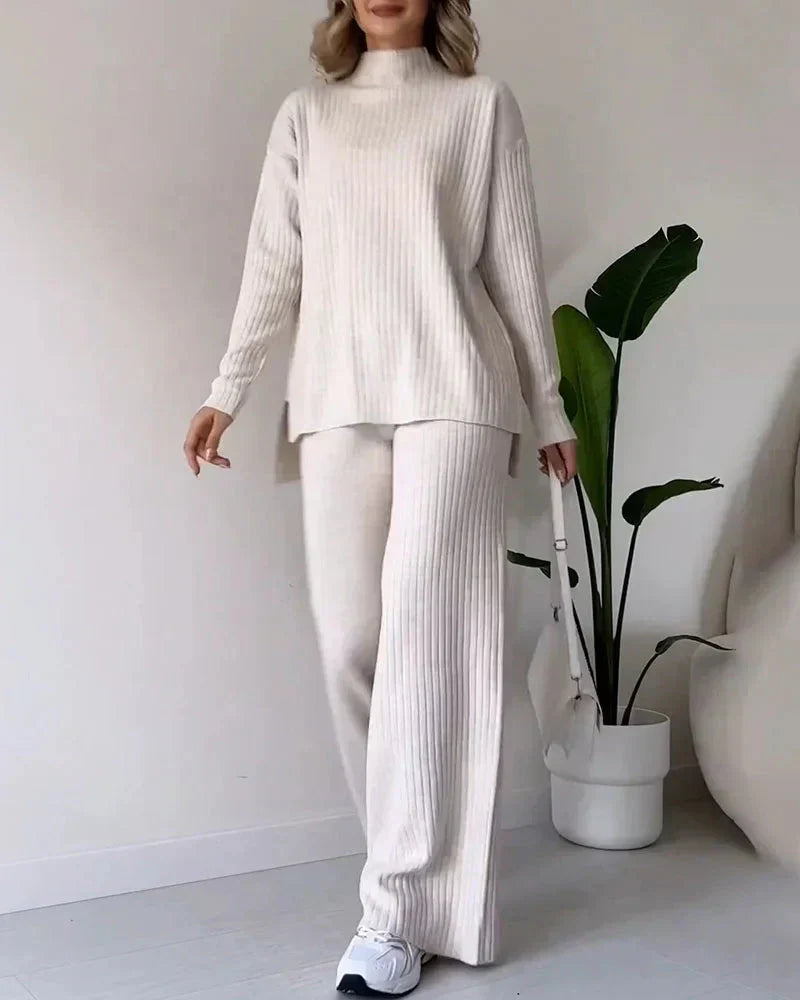 2-piece lounge set - stylish ladies ribbed knit top and trousers