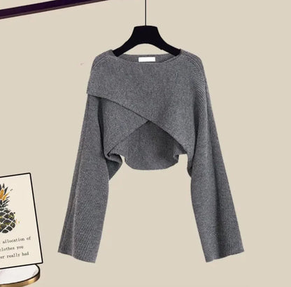 2-piece grey ladies set - stylish cropped sweater and wide-leg trousers