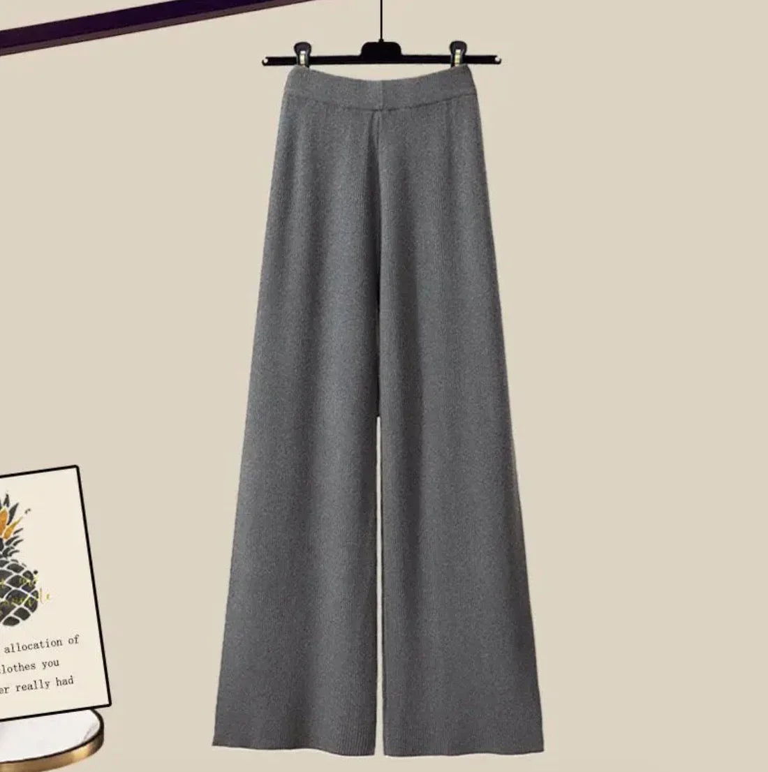 2-piece grey ladies set - stylish cropped sweater and wide-leg trousers