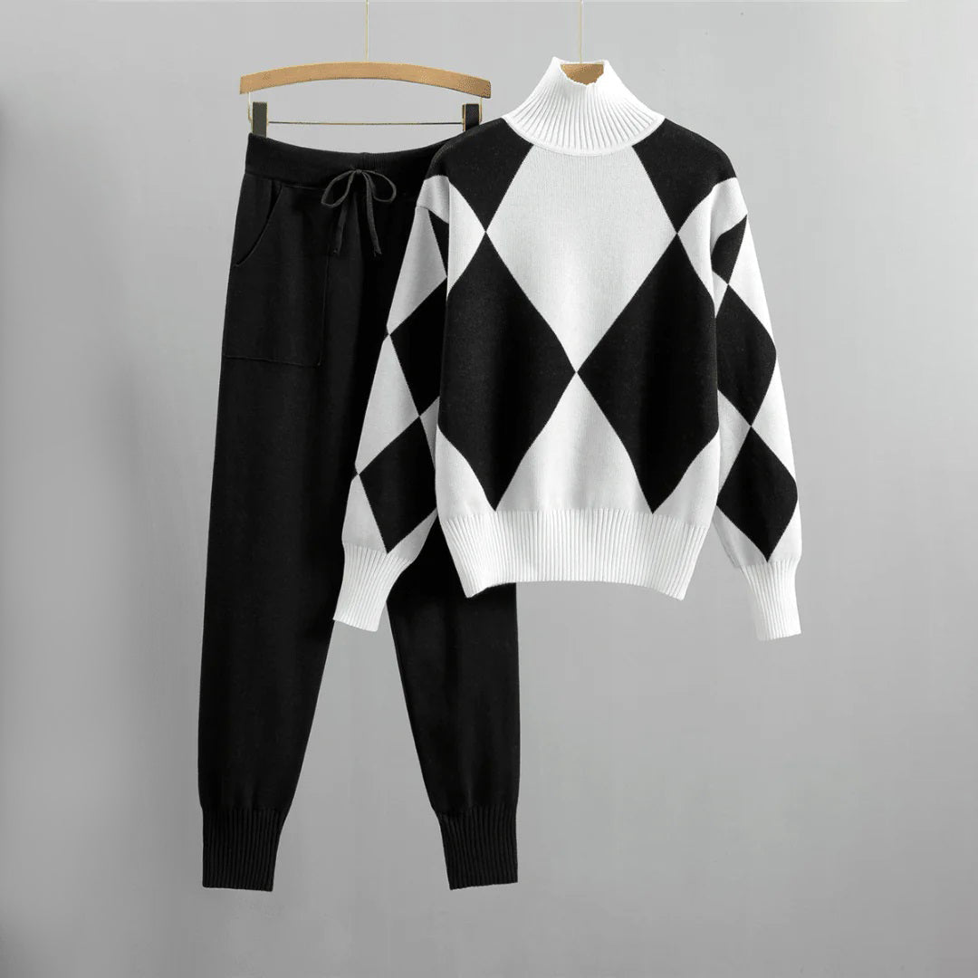 2-Piece Knitted Lounge Set - Stylish Ladies Jumper And Trousers Ensemble