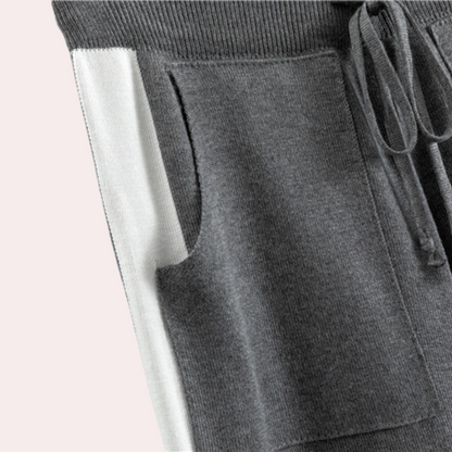2-Piece Knitted Lounge Set - Stylish Ladies Sweater And Trousers