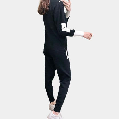 2-Piece Knitted Lounge Set - Stylish Ladies Sweater And Trousers