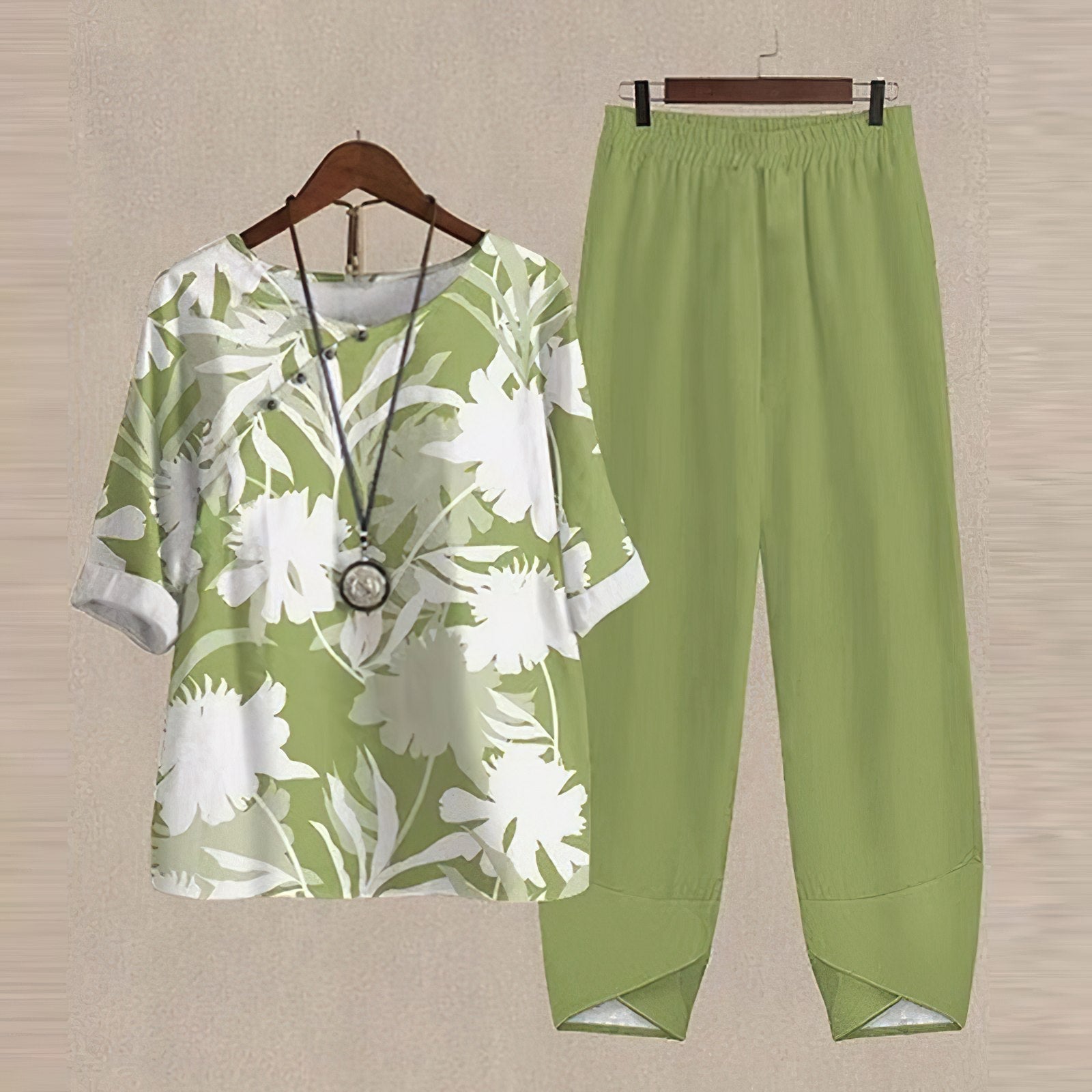 2-Piece Ladies Butterfly Print Top And Trousers Set - Casual Loungewear