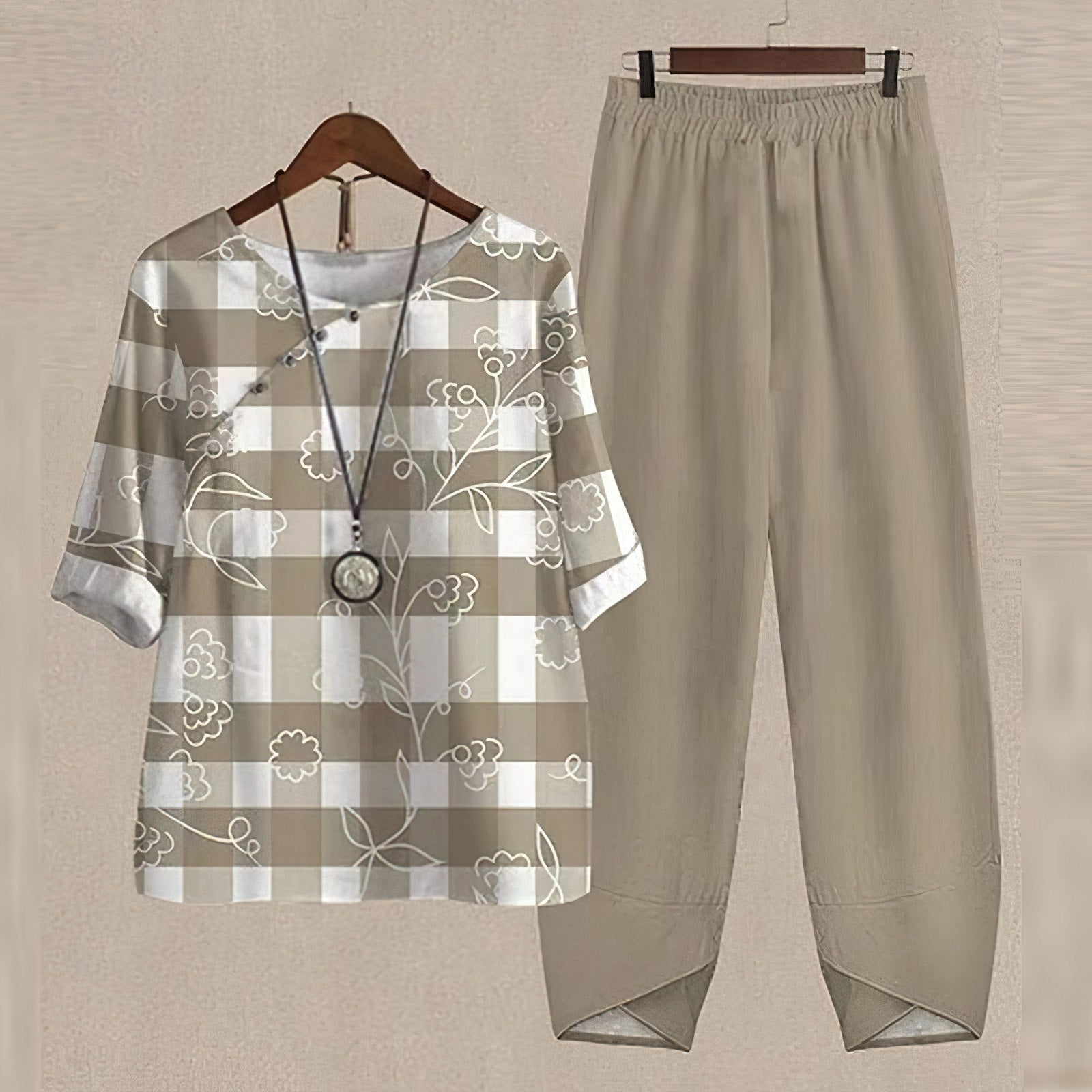 2-Piece Ladies Butterfly Print Top And Trousers Set - Casual Loungewear