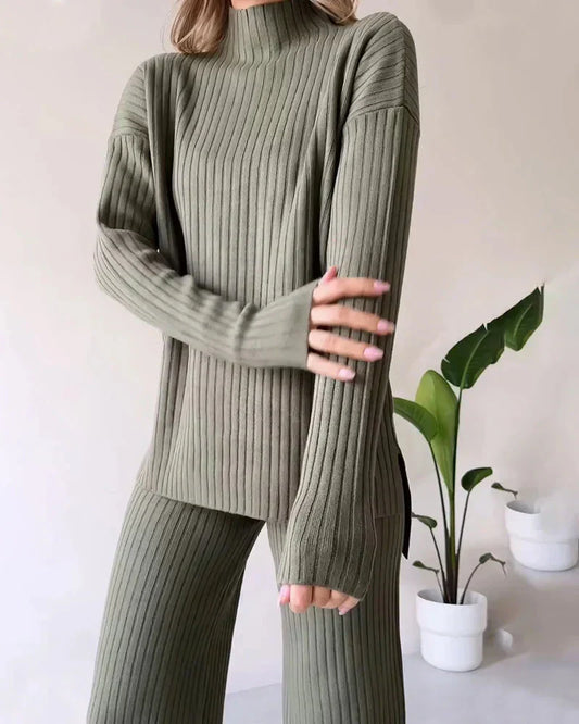 2-piece lounge set - stylish ladies ribbed knit top and trousers