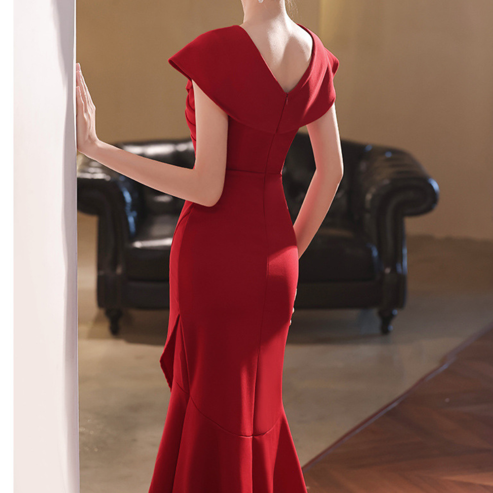 Elegant Red Dress - Chic Ladies Evening Gown
