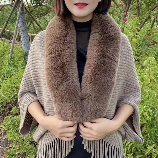 Luxury Knitted Poncho With Faux Fur Collar - Elegant Winter Fashion For Ladies
